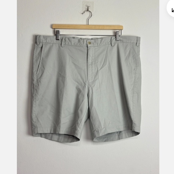 Peter Millar Mens Twill Shorts Bermudas Light Gray Waist 8" Inseam Size 40 NWT - Picture 2 of 6